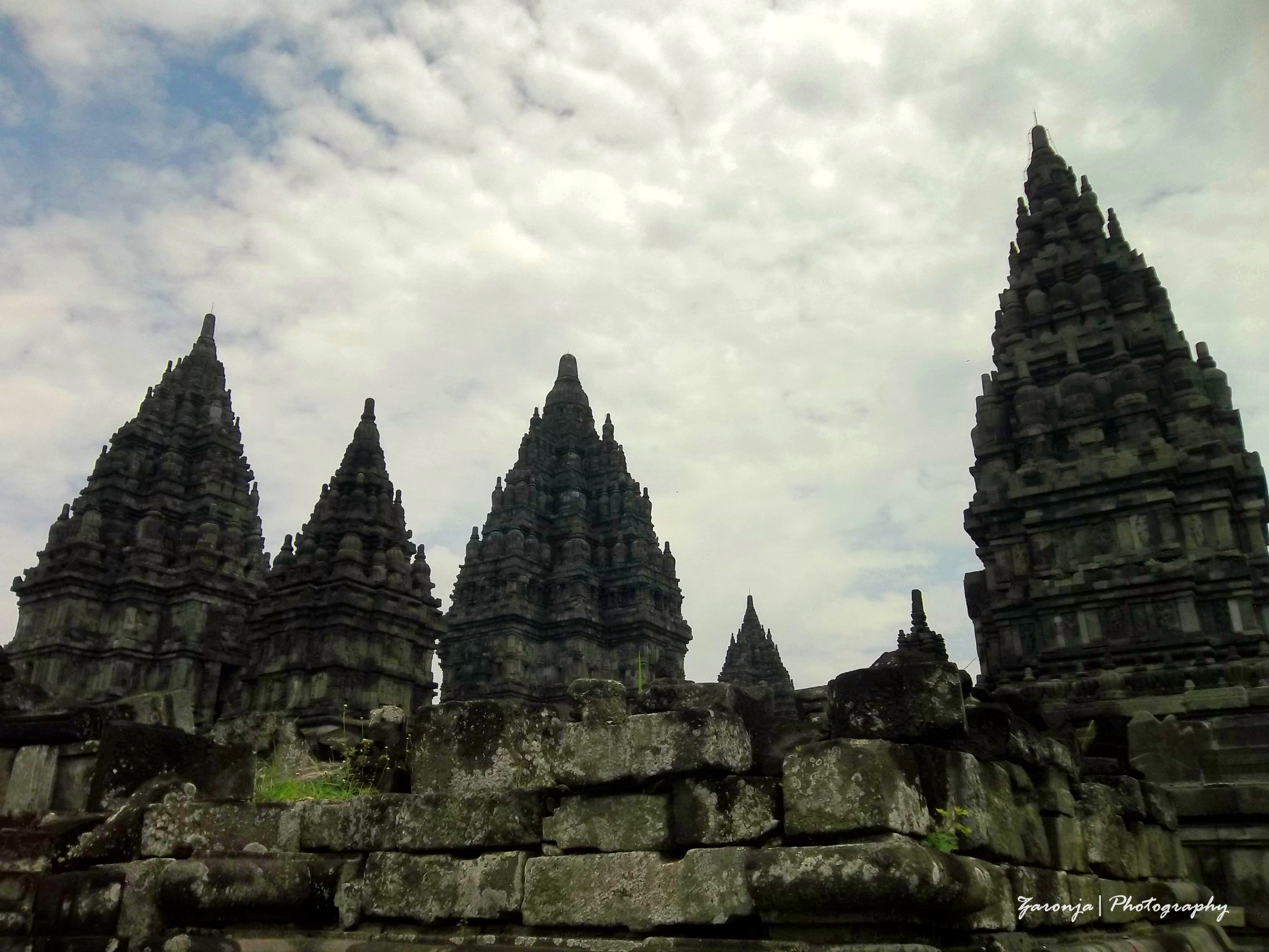 Berwisata Ke Candi Prambanan Yogyakarta  Zaronja Berkelana